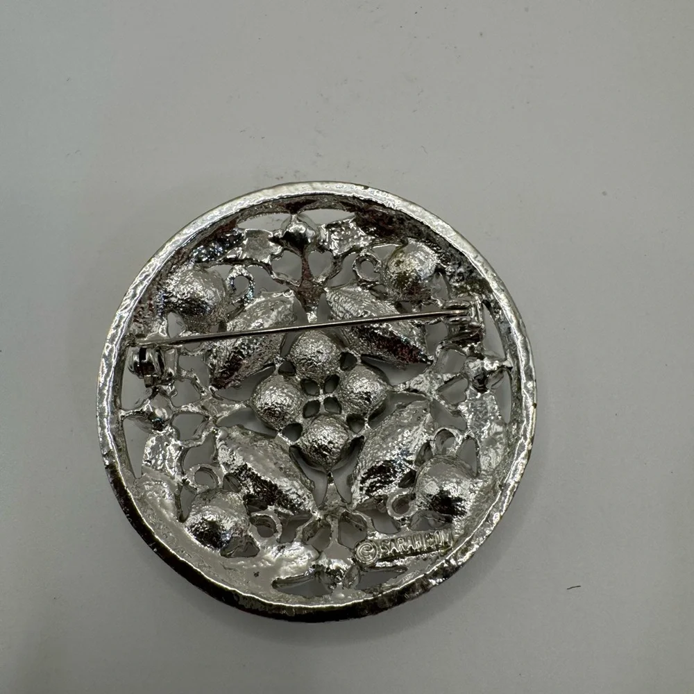 Vintage Elegant Silver Brooch with Red and‎ Green Accents